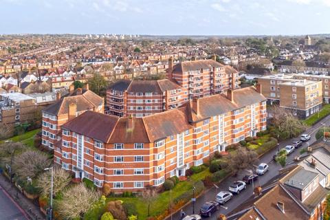 2 bedroom flat for sale, Deanhill Court, Upper Richmond Road West, East Sheen, London