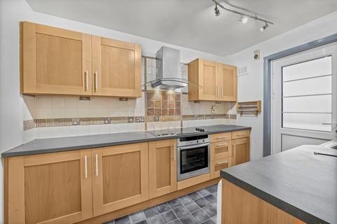 2 bedroom flat for sale, Deanhill Court, Upper Richmond Road West, East Sheen, London