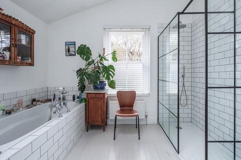 6 bedroom end of terrace house for sale, Queen Elizabeths Walk, Stoke Newington, Hackney, London