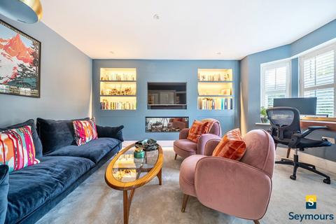 undefined, Alder Grove, Guildford GU4