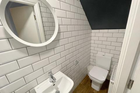 undefined, Halsbury Road, L6 6DQ,