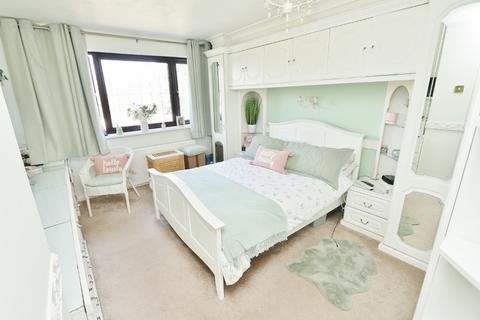 3 bedroom terraced house for sale, Udall Gardens, Collier Row, RM5