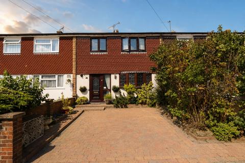 Udall Gardens, Collier Row, RM5