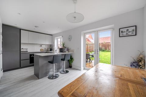 3 bedroom semi-detached house for sale, Homebush Green, Matfield, TN12