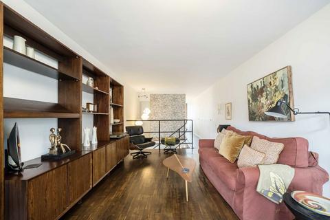 2 bedroom flat for sale, Barbican, London EC2Y