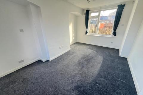 3 bedroom semi-detached house to rent, Cuthbert Avenue, Durham