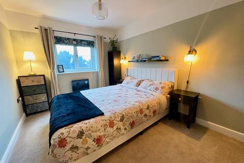 2 bedroom apartment for sale, Saddleworth Road, Greetland