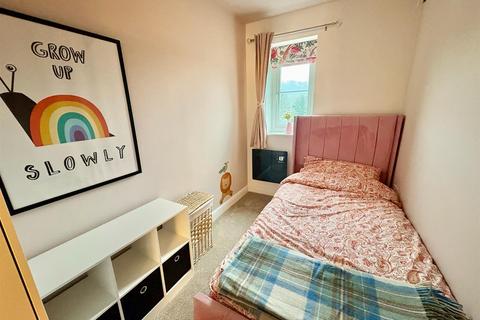 2 bedroom apartment for sale, Saddleworth Road, Greetland