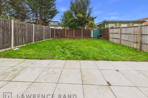 3 bedroom semi-detached house to rent, Deane Avenue, Ruislip, HA4