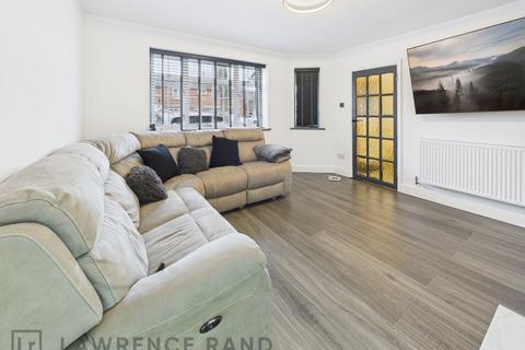3 bedroom semi-detached house to rent, Deane Avenue, Ruislip, HA4