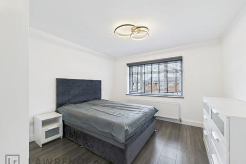 3 bedroom semi-detached house to rent, Deane Avenue, Ruislip, HA4