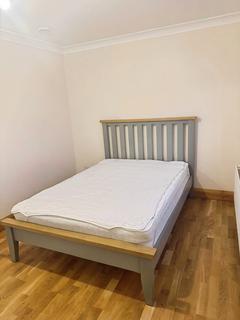 1 bedroom flat to rent, Quinbrookes, Slough, SL2