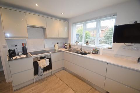 undefined, Gilbert Close, Newport