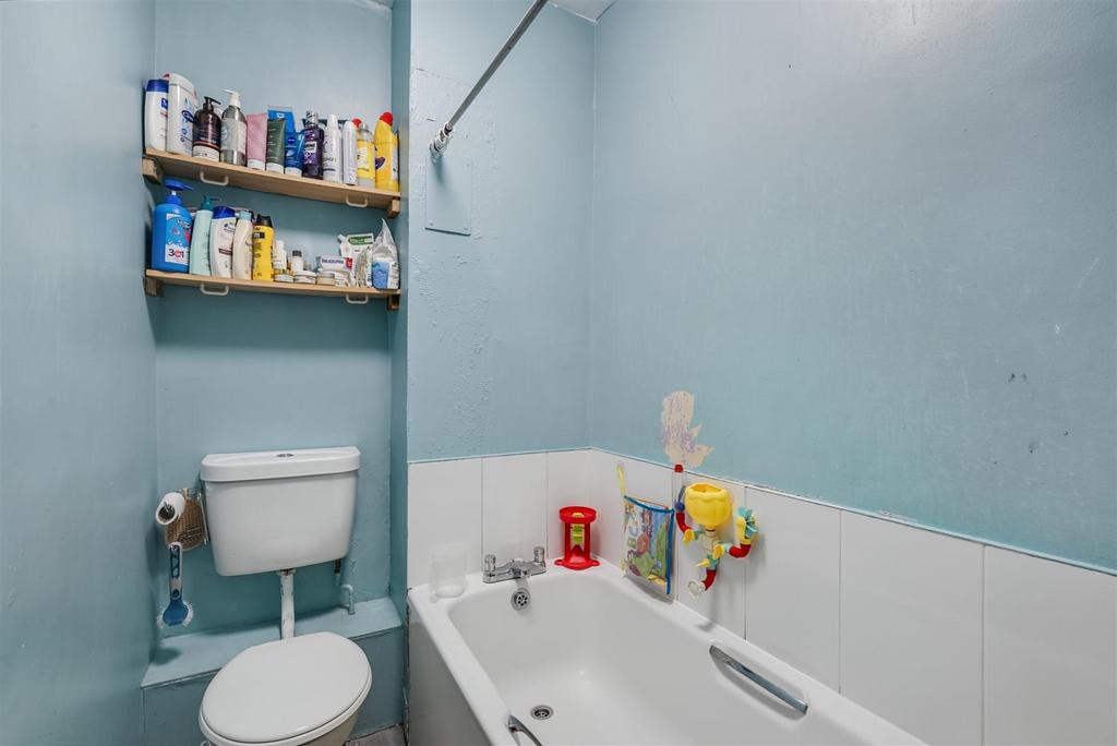 Bathroom 1 1.jpeg