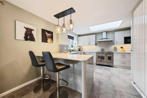 4 bedroom detached house for sale, Swallow Way, Wokingham