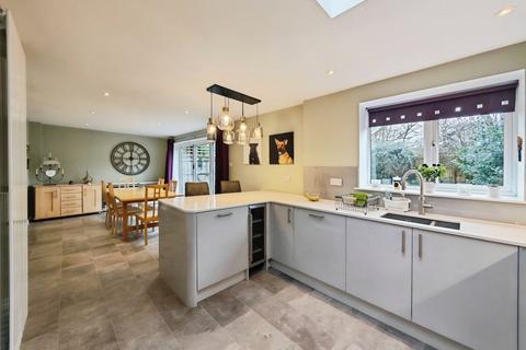 4 bedroom detached house for sale, Swallow Way, Wokingham