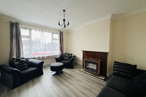 1 bedroom flat to rent, Eastern Avenue, Ilford IG4