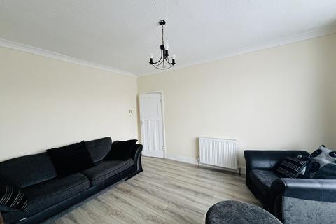 1 bedroom flat to rent, Eastern Avenue, Ilford IG4
