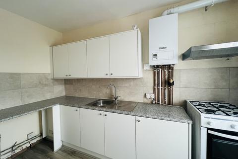 1 bedroom flat to rent, Eastern Avenue, Ilford IG4
