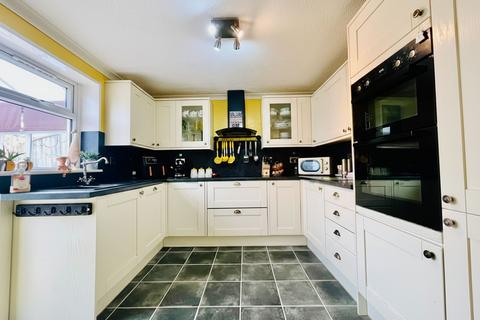 3 bedroom end of terrace house for sale, Vyvyan Street, Camborne, TR14