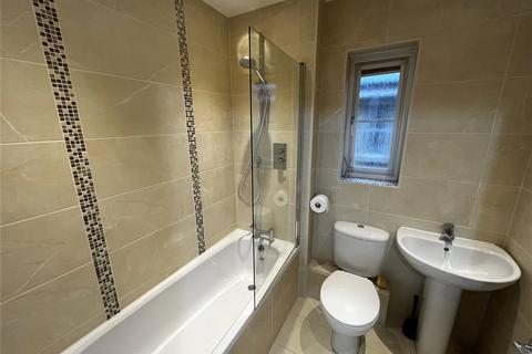 3 bedroom semi-detached house to rent, Triangle Mews, West Drayton UB7