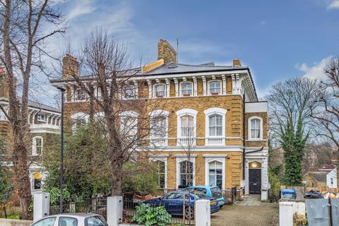 2 bedroom flat to rent, Victoria Way London SE7