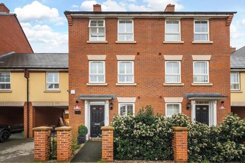 undefined, Armstrongs Fields,  Aylesbury,  HP22