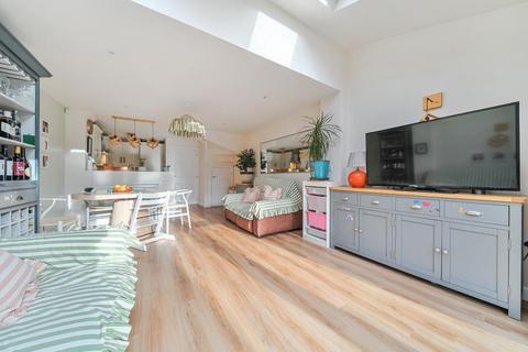 undefined, Armstrongs Fields,  Aylesbury,  HP22