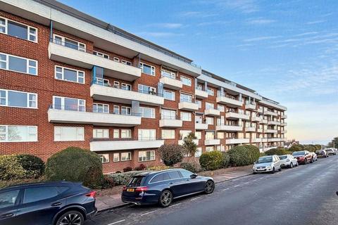 3 bedroom flat for sale, Cliff Road, Eastbourne