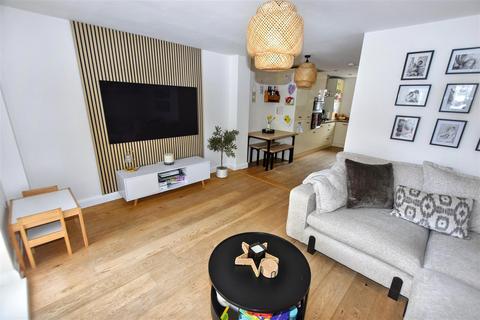 3 bedroom end of terrace house for sale, Willamot Street, Redruth