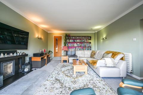4 bedroom bungalow for sale, London Road, Crowborough, TN6