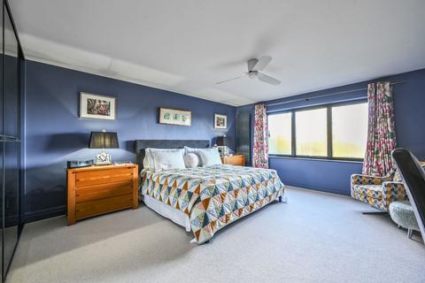 4 bedroom bungalow for sale, London Road, Crowborough, TN6