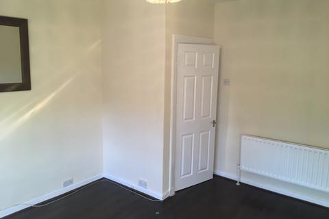2 bedroom terraced house to rent, Darnley Road, Glasgow G78