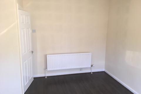 2 bedroom terraced house to rent, Darnley Road, Glasgow G78