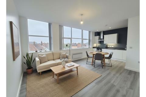 2 bedroom flat to rent, Stratford Road, Solihull, B90