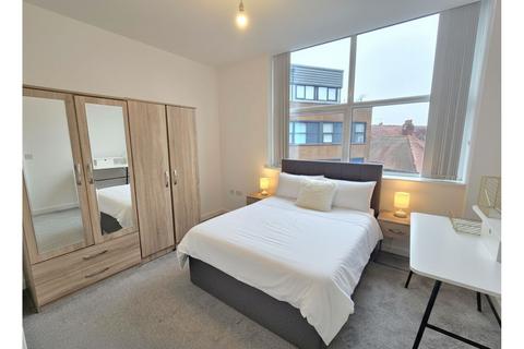 2 bedroom flat to rent, Stratford Road, Solihull, B90