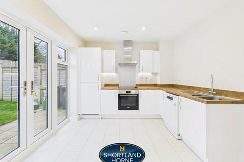 2 bedroom semi-detached house to rent, Martin Drive, Kenilworth CV8