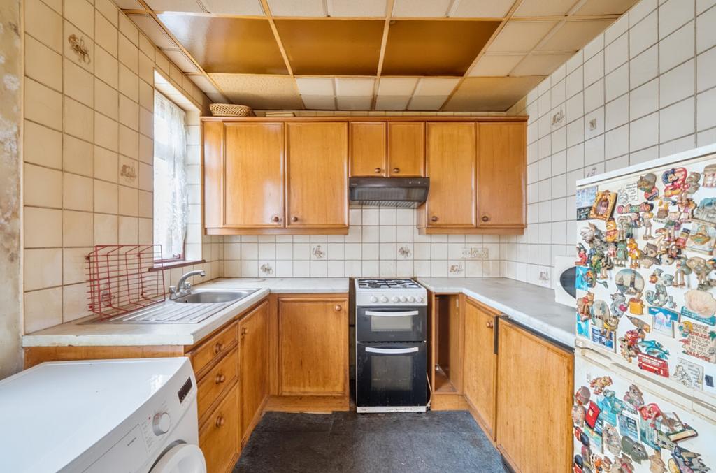 Kitchen ewemove cheam dean