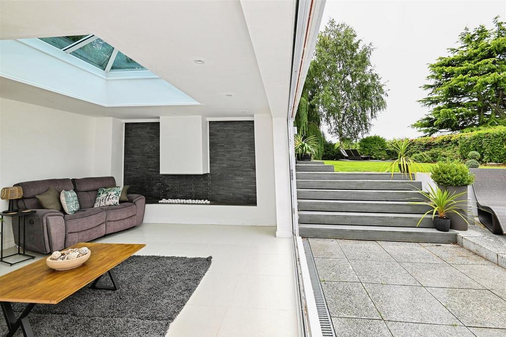 Summer Room
