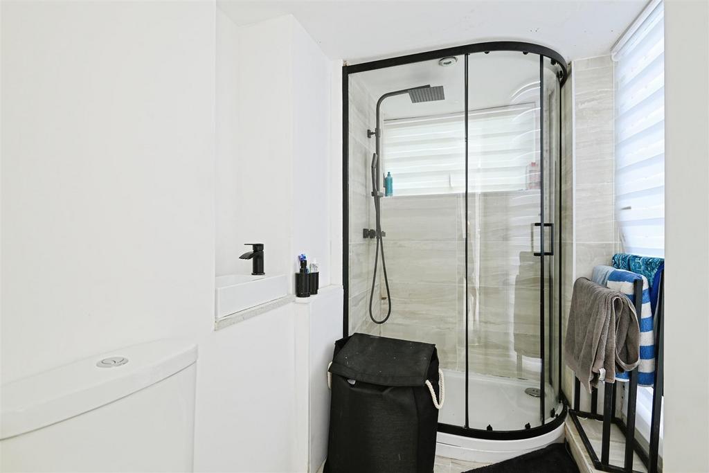 Annexe Shower Room