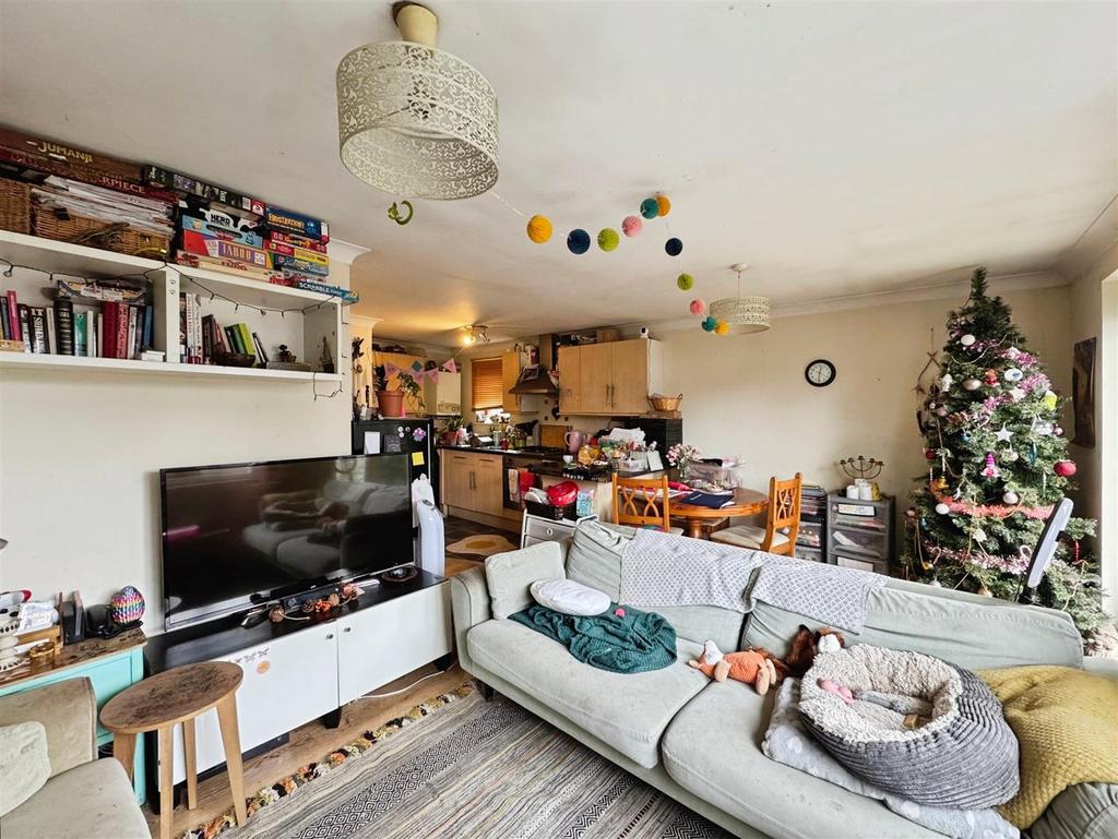 Lounge/Kitchen