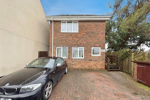 2 bedroom flat for sale, Station Road, Gillingham ME8