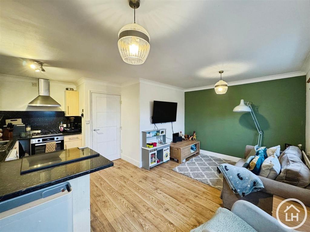 Kitchen/Lounge Area