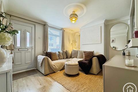 2 bedroom terraced house for sale, Station Road, Gillingham ME8