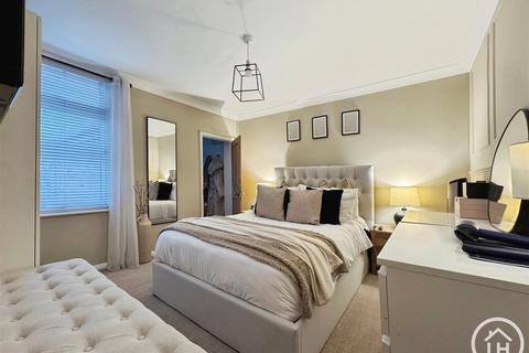 2 bedroom terraced house for sale, Station Road, Gillingham ME8