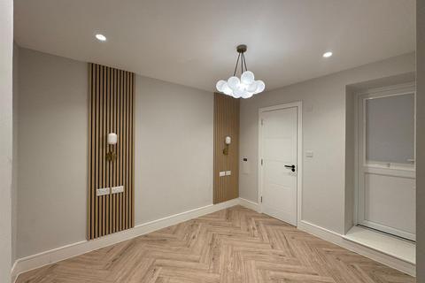 2 bedroom flat to rent, Sunderland Road, London