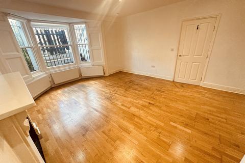 2 bedroom flat to rent, Yonge Park, London N4