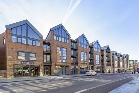 1 bedroom flat to rent, Tooting High Street, London SW17