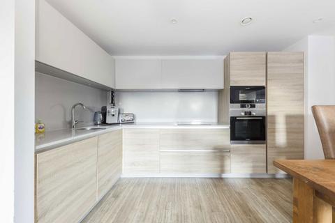 1 bedroom flat to rent, Tooting High Street, London SW17
