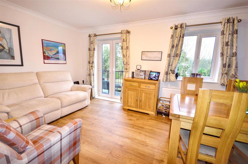Lounge / Dining Room